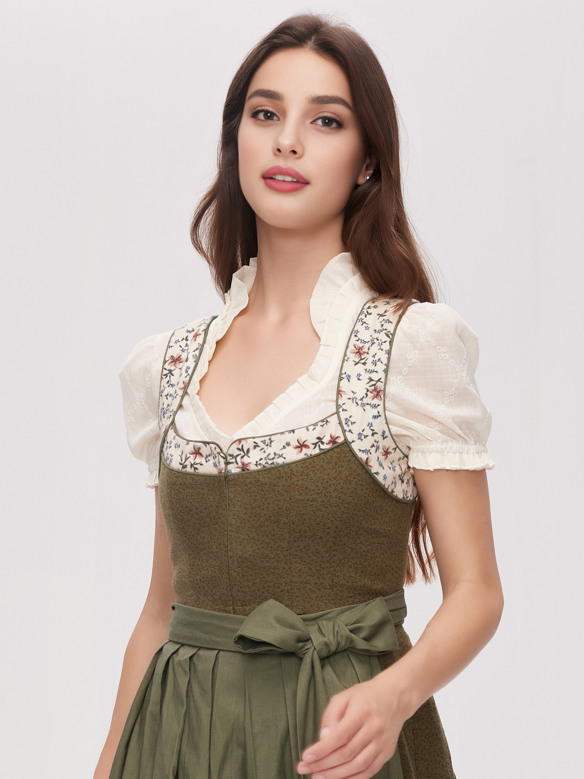 Dirndl in Grün – modern und stilvoll