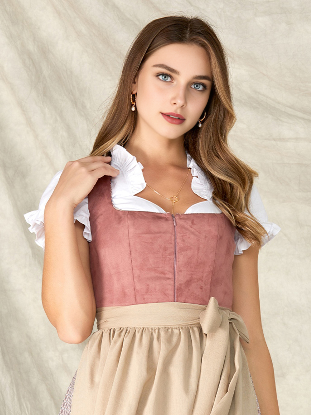 Dirndl in Rosa – Eleganz und Tradition vereint