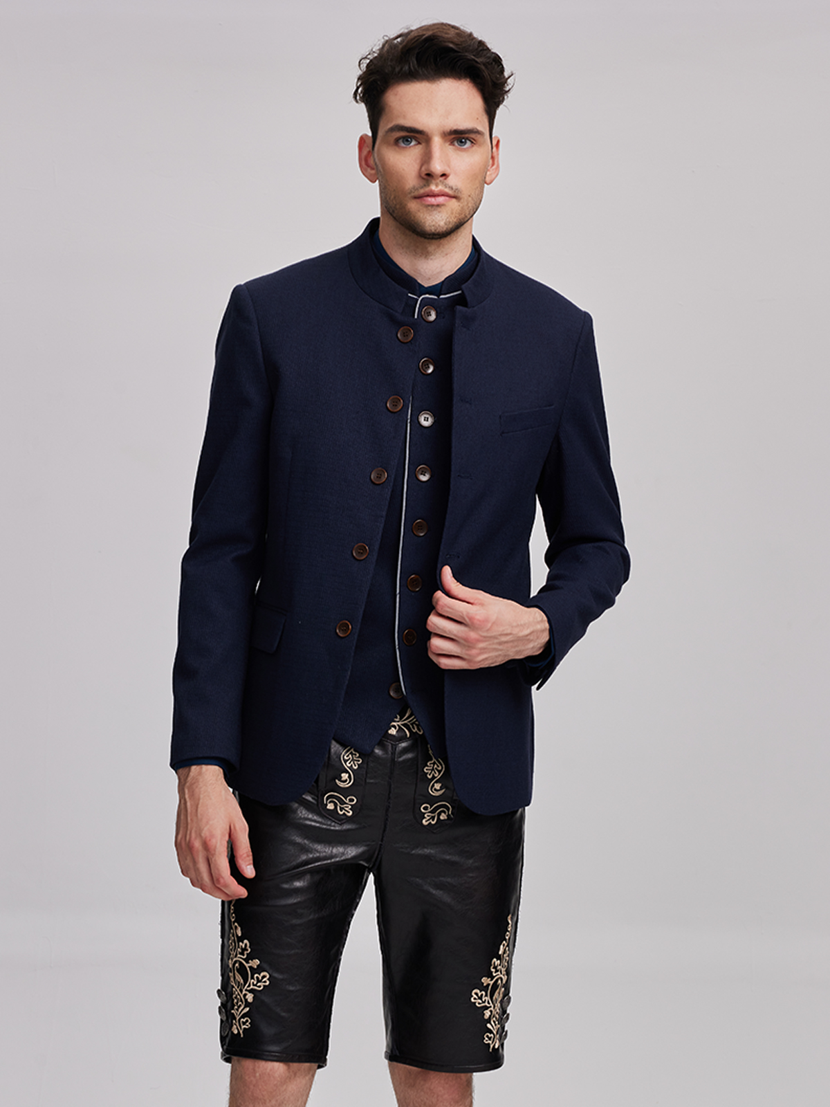 Dirndlbluse in Blau mit traditionellem Design