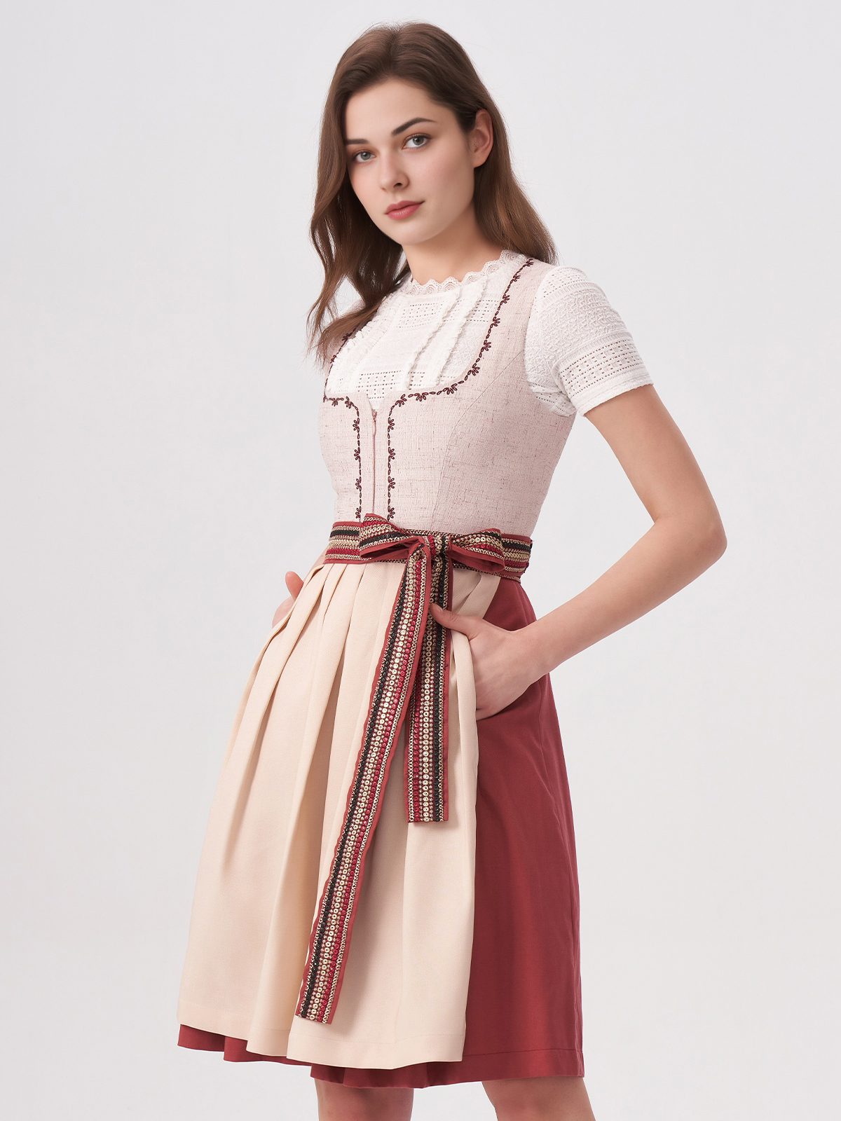 Dirndl mit tiefem Ausschnitt in Rosa