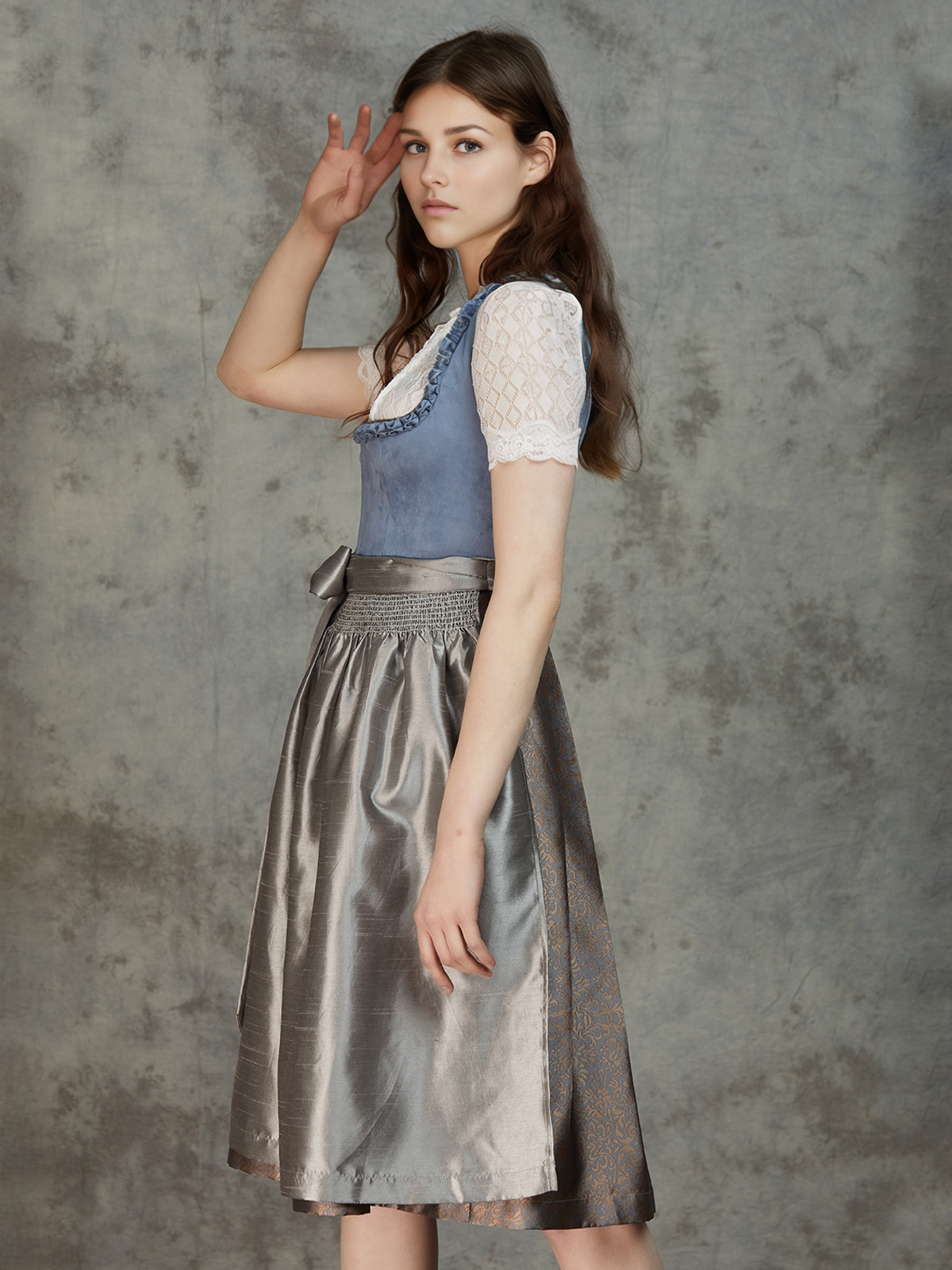 Schlichtes grünes Dirndl mit modernem Schnitt