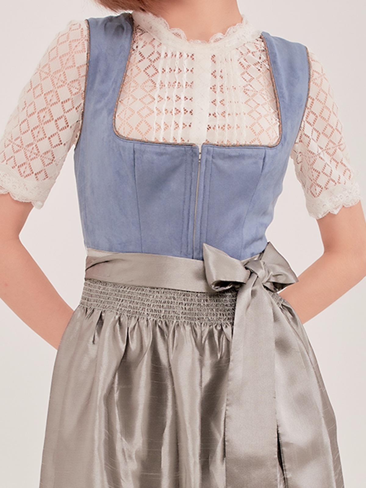 Dirndlbluse Langarm mit V-Ausschnitt in Blau