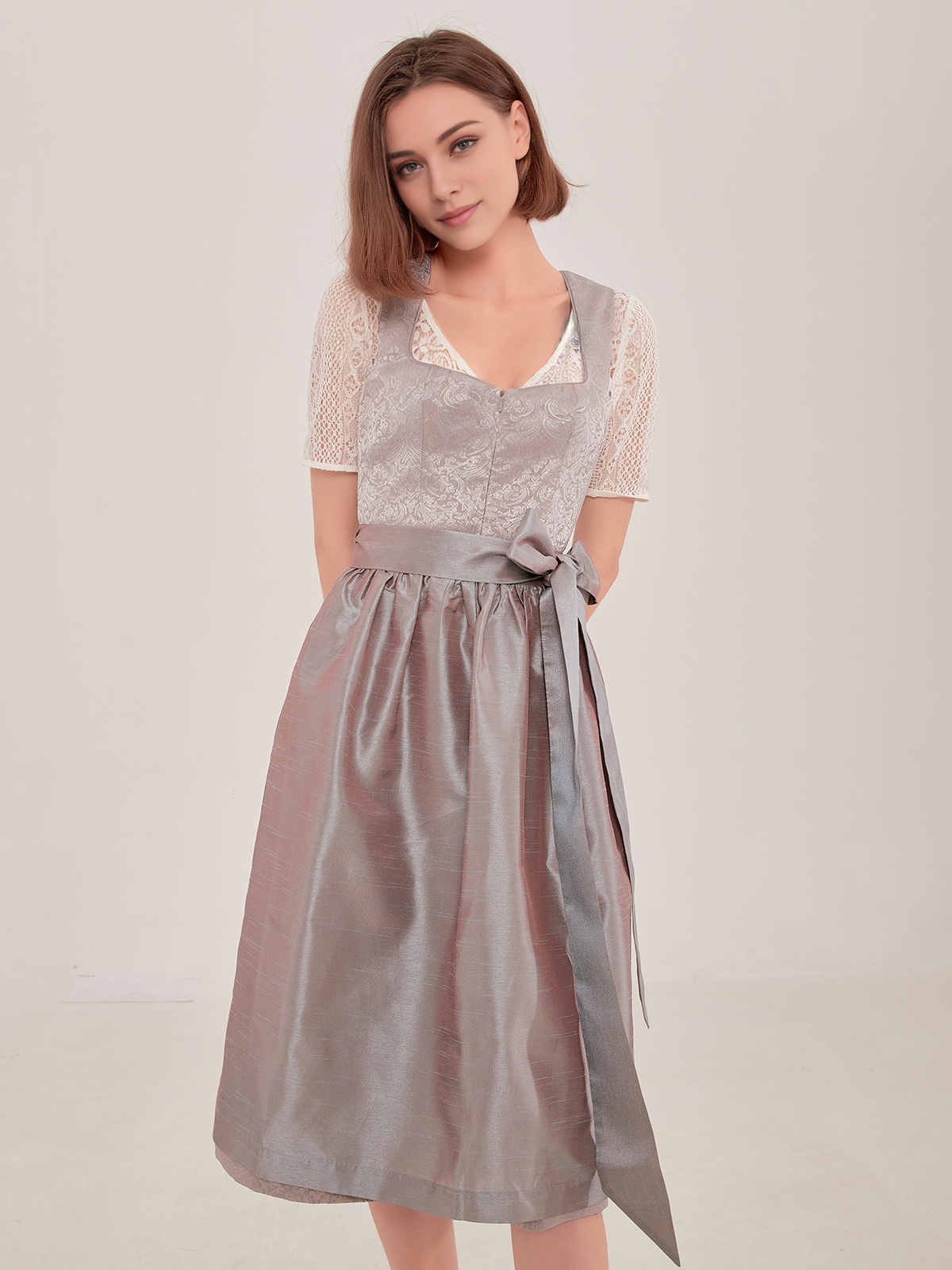 Dirndl in Grün – stilvoll und traditionell