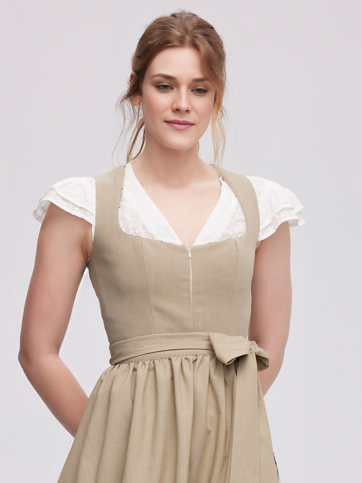 Grünes Dirndl Samt in eleganter Ausführung