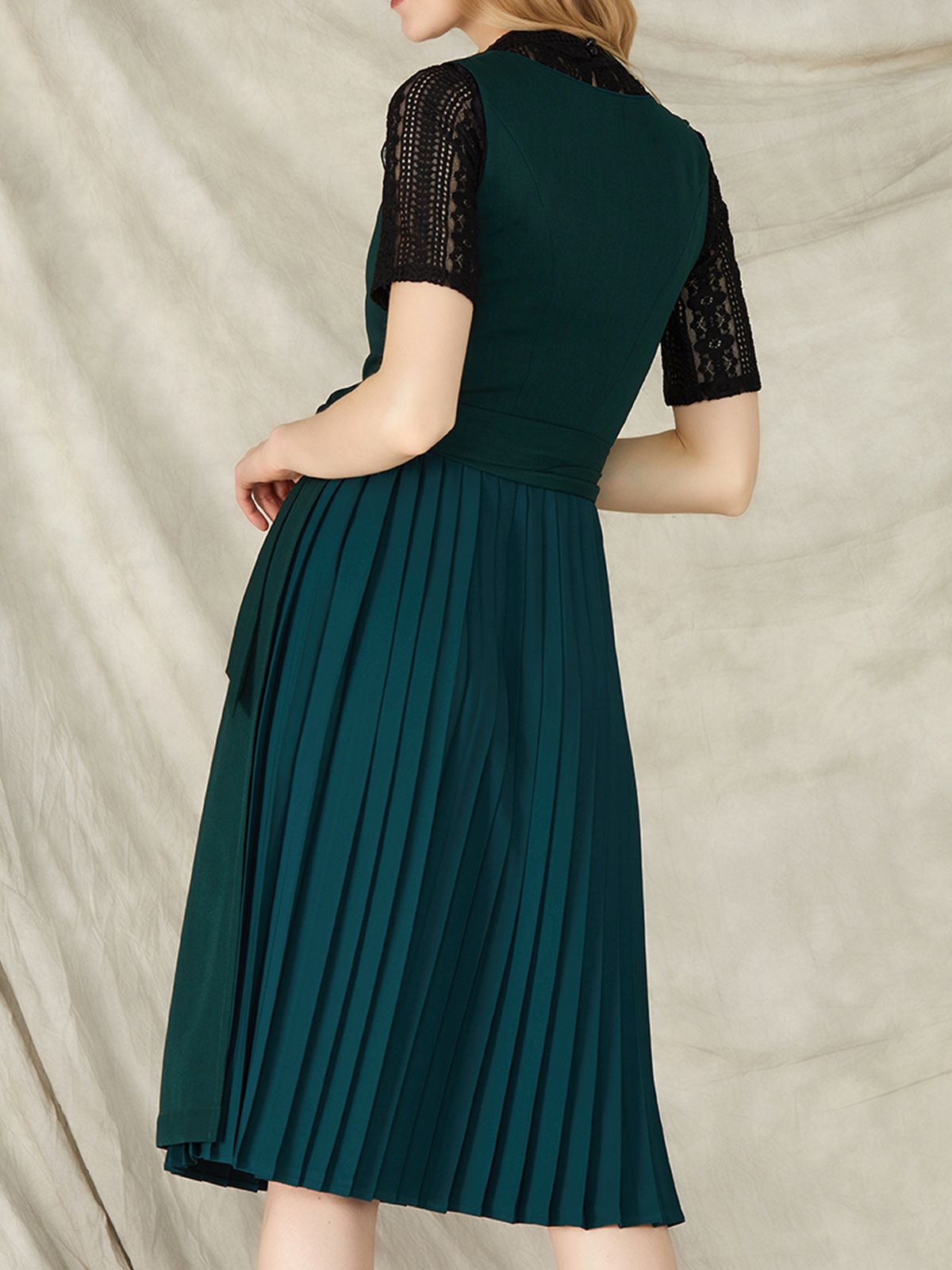 Dirndl in Grün