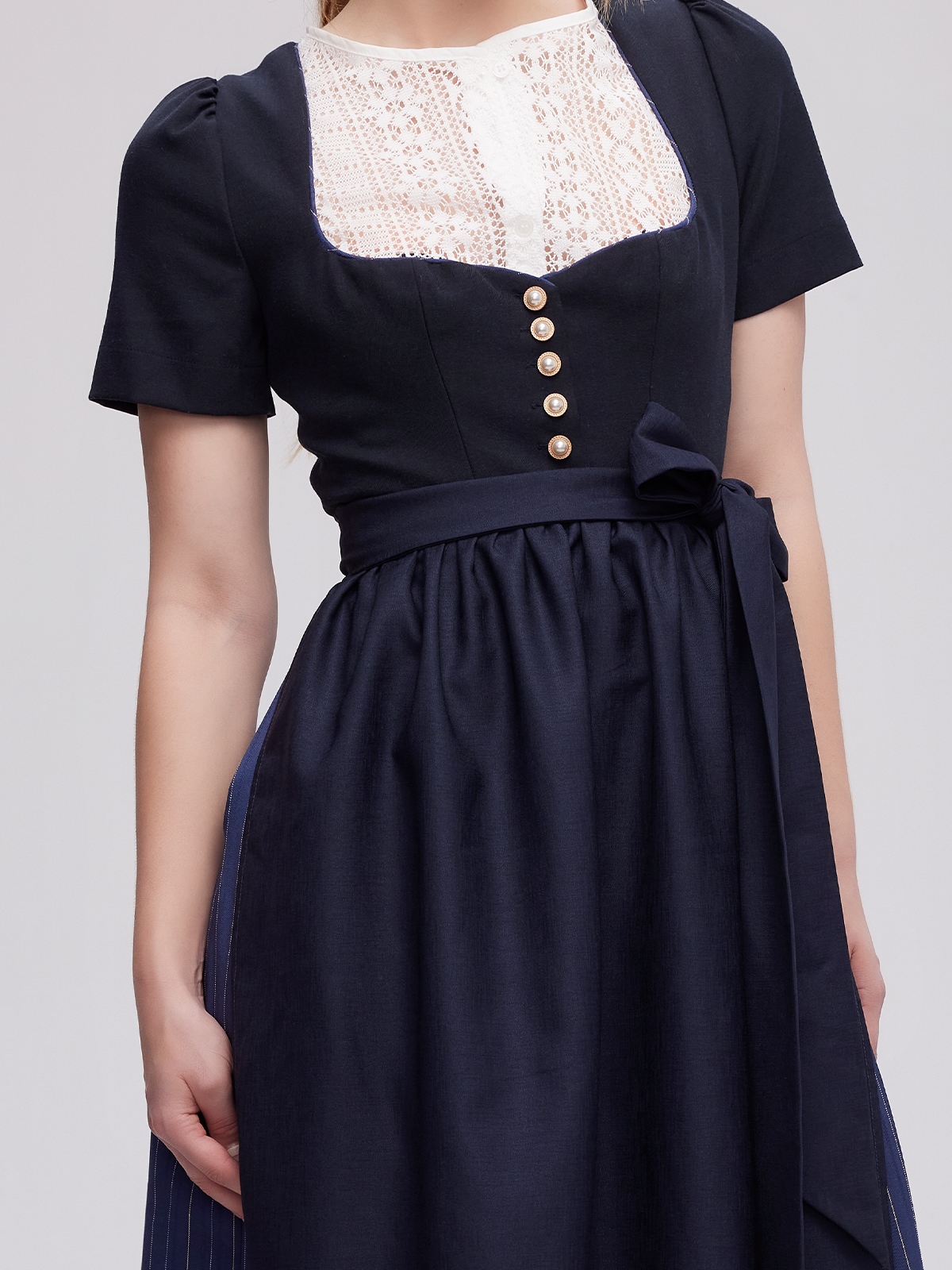 Dirndl in Blau – ein zeitloser Klassiker