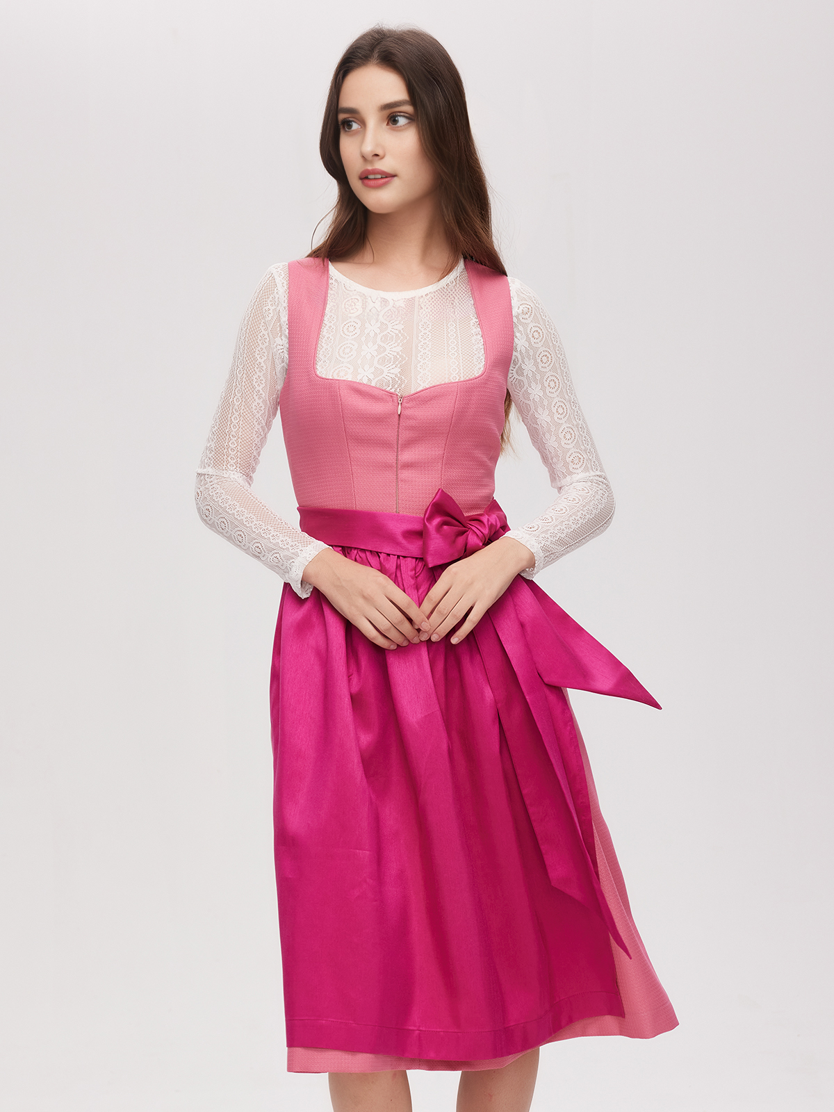 Dirndl in Rosa – feminin und stilvoll