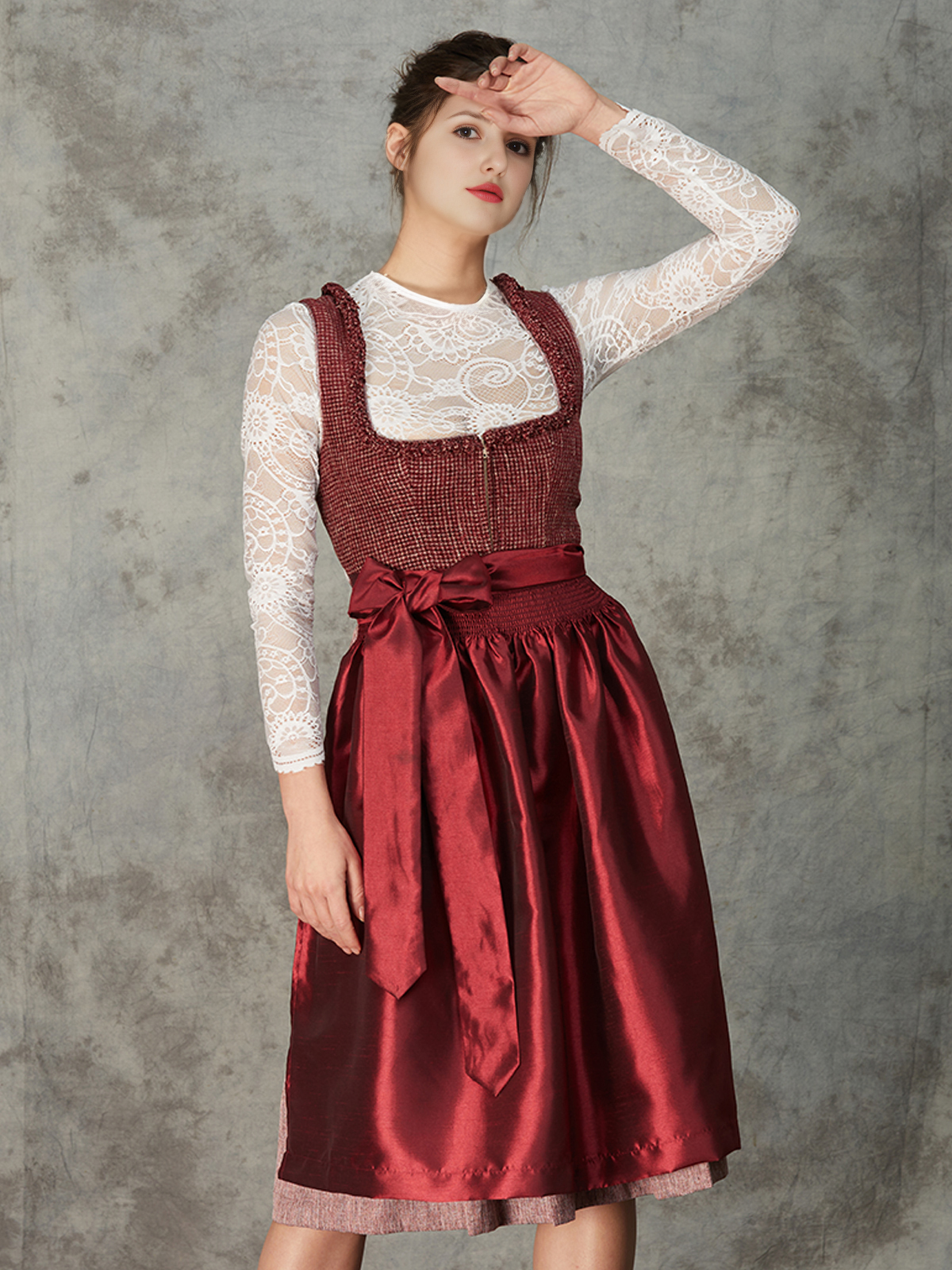Dirndl in Rot – ein zeitloser Klassiker