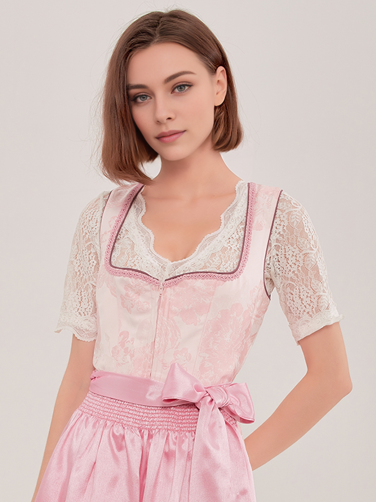 Dirndl in Blau – Eleganz und Tradition vereint