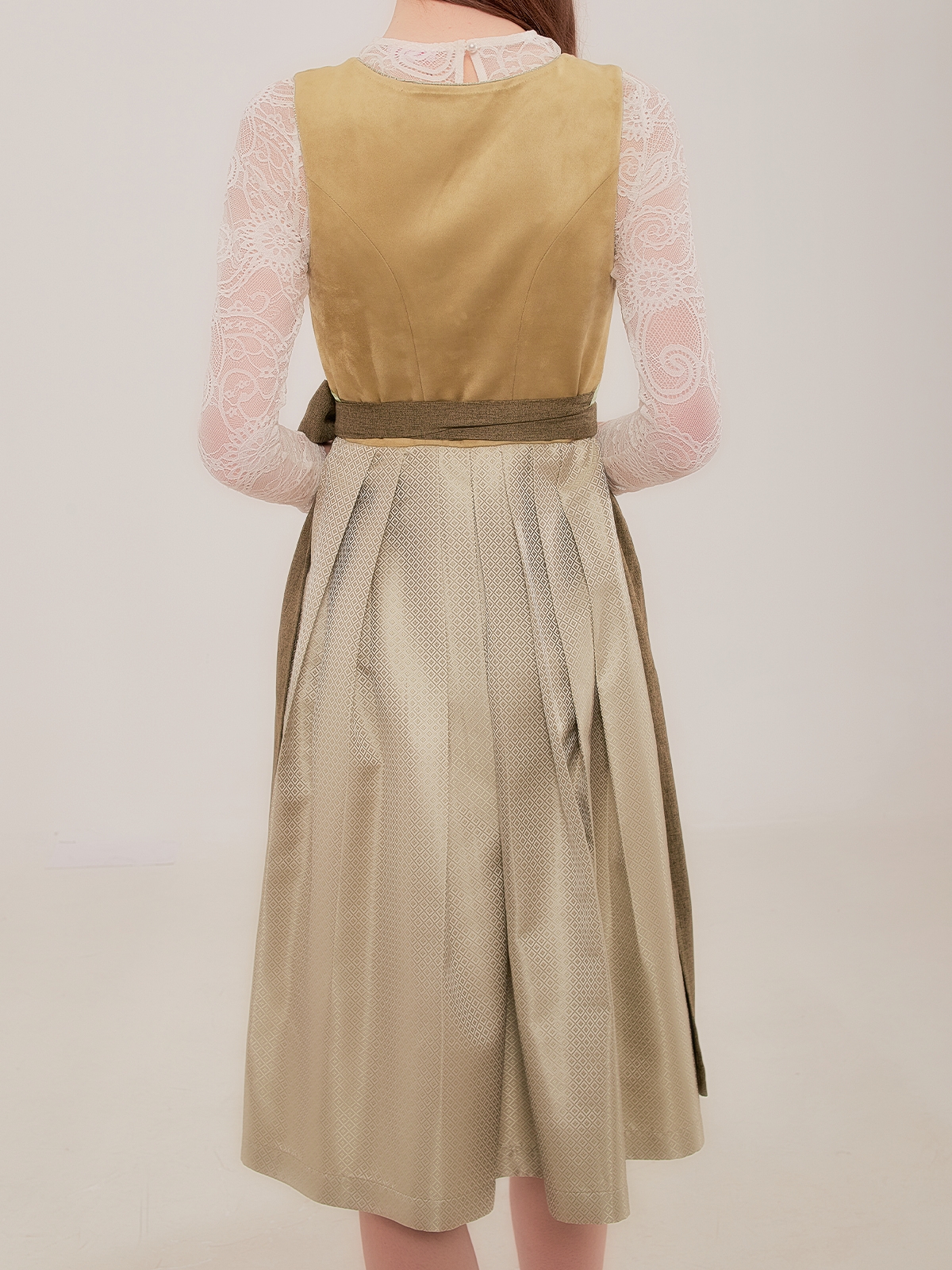 Modernes Dirndl in Grün