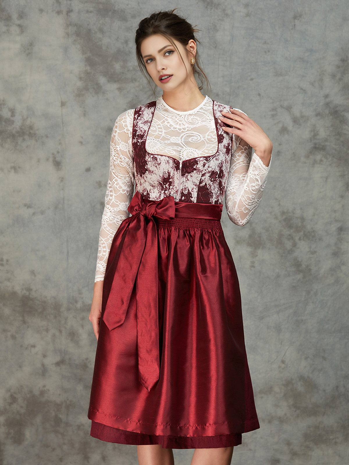 Dirndl in Rot – Ein zeitloser Klassiker