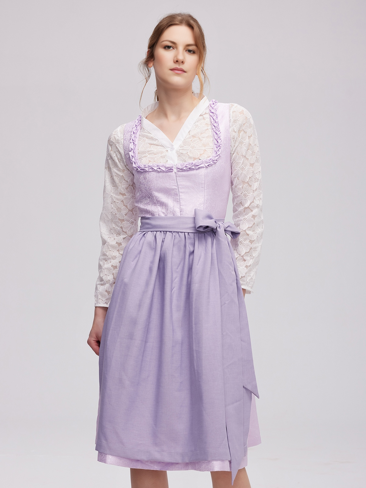 Dirndl mit Ausschnitt in Lila