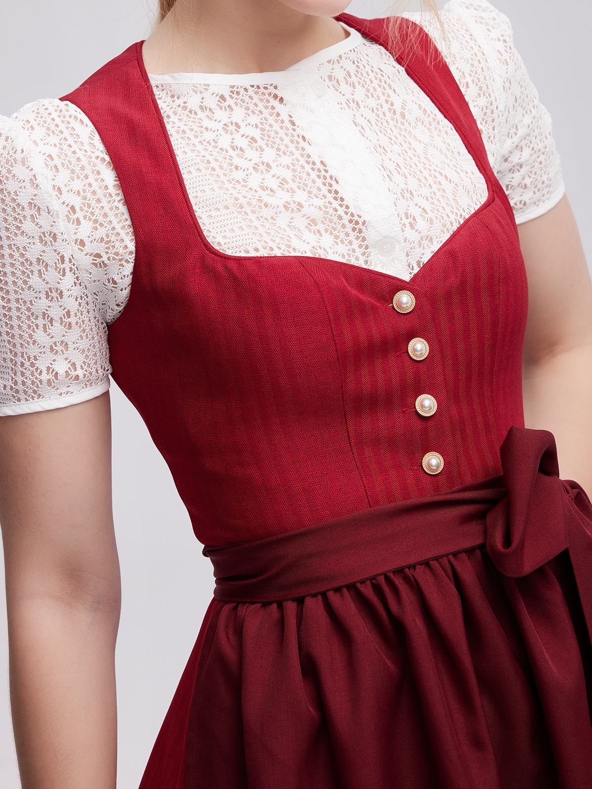 Dunkelblaues Samt Dirndl mit roter Schürze