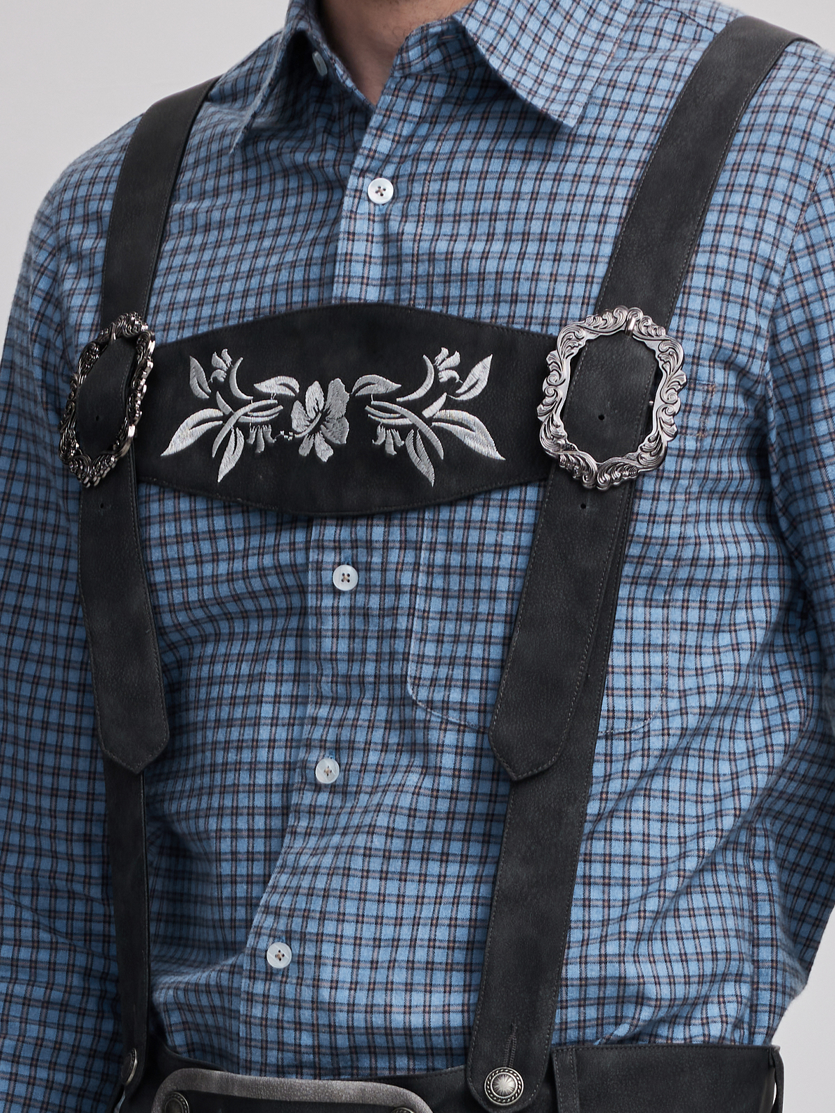 Modernes Dirndl-Styling mit Lederjacke